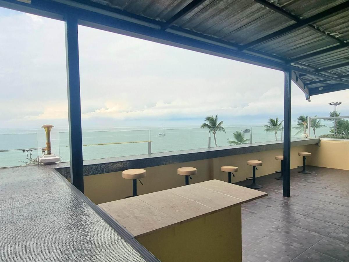 Happy Jomtien - Beachfront Εξωτερικό φωτογραφία