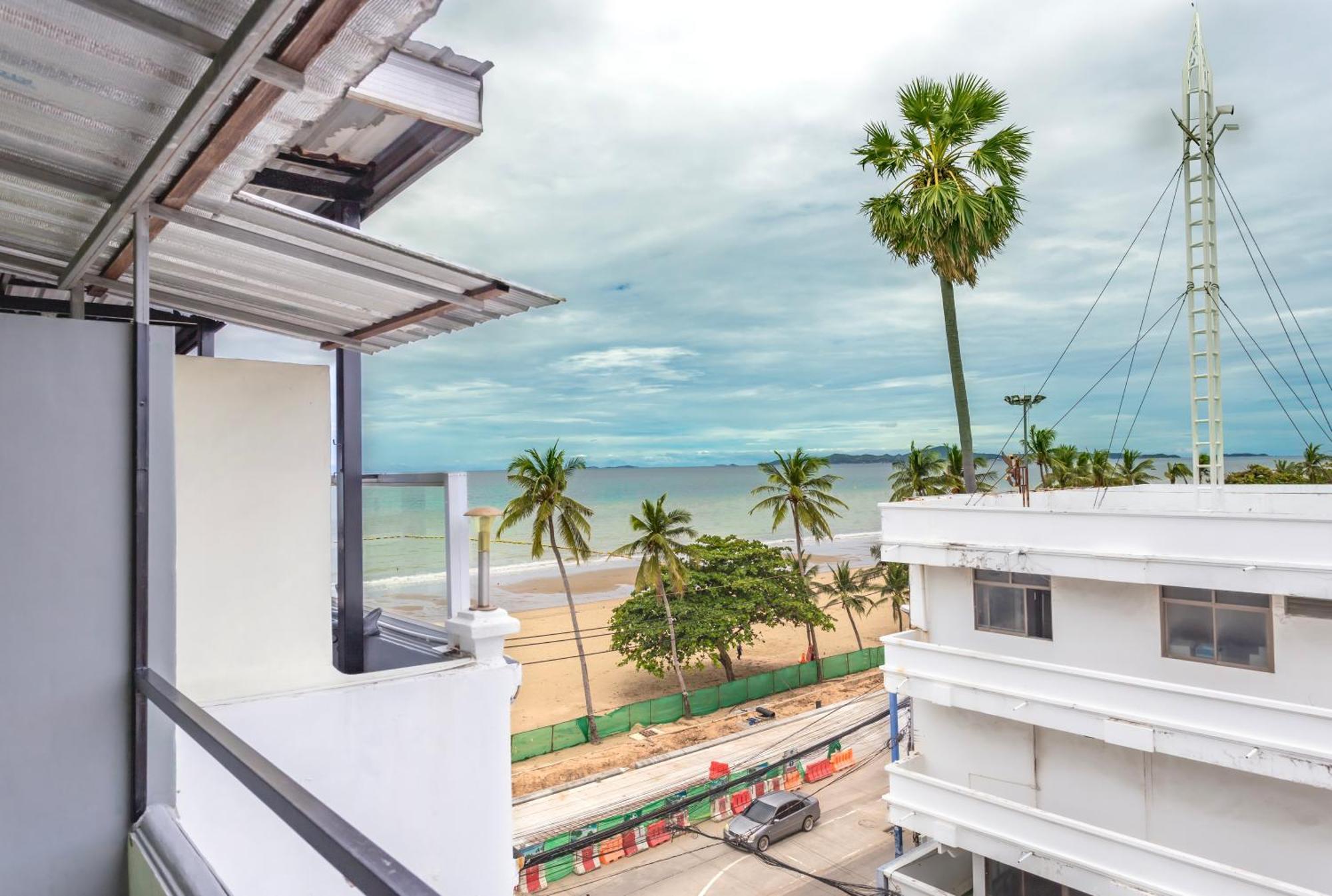Happy Jomtien - Beachfront Δωμάτιο φωτογραφία